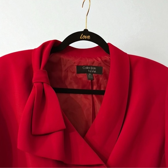 Vibrant Cherry Red Ladies Suit with Structured Shoulders - Picture 2 of 6